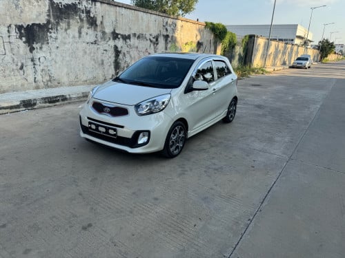 ជាប្រភេទឡានហ្វូលអប់សិនពេញបេីកដំបូល តំលៃចចារបាន