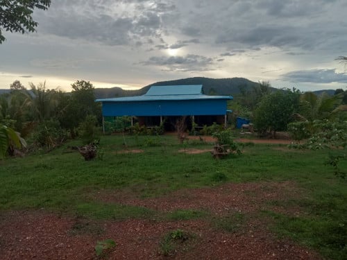 ដីនិងផ្ទះសម្រាប់លក់