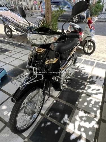 អាសង់019ម្ចាស់ដេីម ក្បាល5460កណ្ដាល1AD. ម៉ូតូស្អាតណាស់សាណុំស្រិនអាវស្គុត មានលក់នៅហាង( សេងសុខឡា 9999)