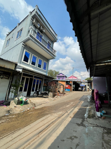 ផ្ទះលក់​ ទំហំ​ 4.5 X 8.8m លក់​ 50,000$