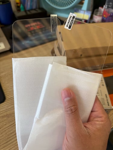 អត់គែមខ្មៅ​ iPhone screen protector មានចាប់ពី iphone X ដល់17 pro max
