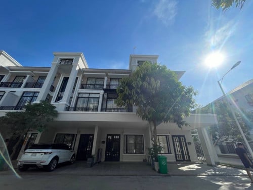 វីឡា LA សម្រាប់ជួល | Villa LA for Rent