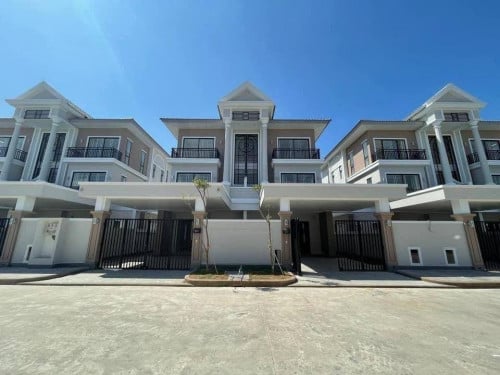 វីឡាភ្លោះប៊ីសម្រាប់លក់ | Twin  B Villa  for Sale