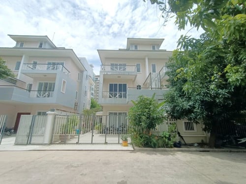 🏡Twin-Villa For Rent Price: 1,100$ Nego Borey Phnom Penh Thmey Park City
