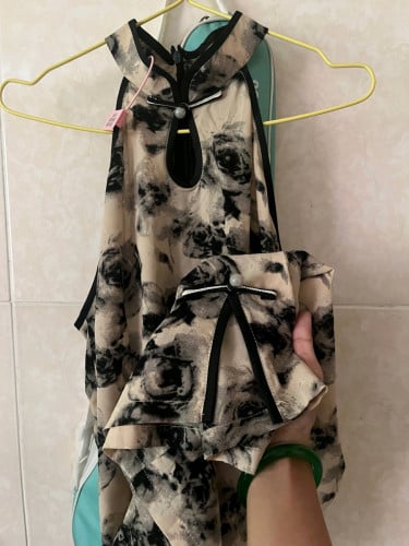 រ៉ូបប្រពៃណីចិន 🧧🎇🎊 តម្លៃ 9$