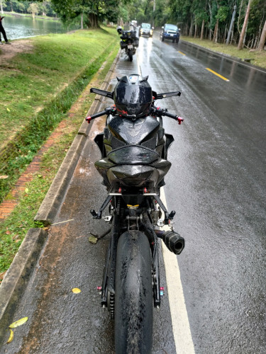 ម៉ូតូជិះផ្ទាល់ខ្លួនyamaha R3