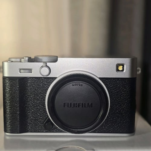Fujifilm XE-5 new