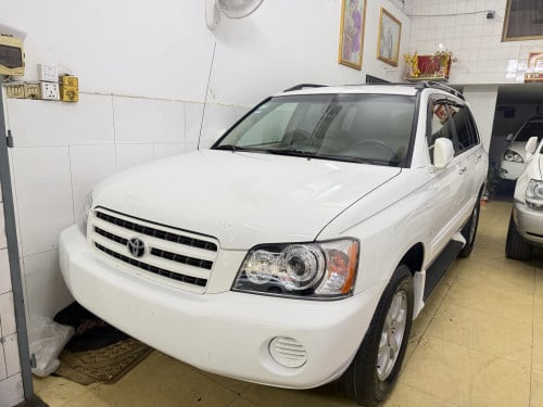 Highlander 02 ប៉ុង1 ក្នុងលឿង ទឹកថ្នាំហ្សីន1ជុំ