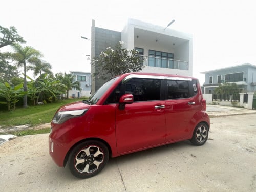 Kai Ray​ លក​ អ៊ុត​ UV​មួយជុំ​ កាម៉េរ៉ាមុខក្រោយ