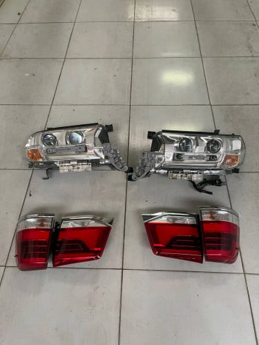 Land Cruiser ចង្កៀងស្តុបក្រោយ១ឈុត ឆ្នាំ2018 : 650$