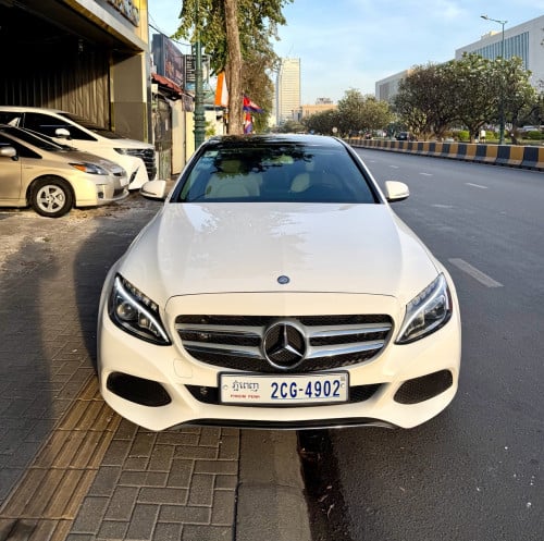 Mercedes C300 Luxury 2015 Full Option ថ្មីដូចក្រដាស់ពន្ធ😍🥰
