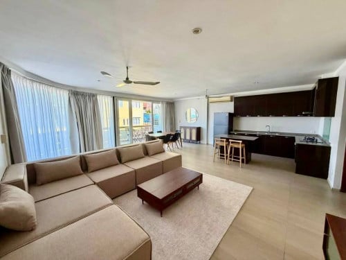 RENOVATED THREE BEDROOM FOR RENT-DAUN PENH🍀