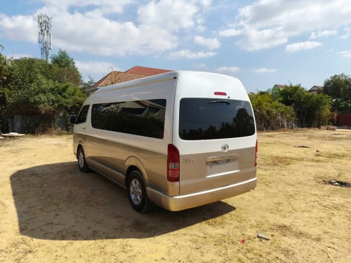 Toyota Haice 15 កៅអី