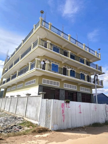 អគារលក់ឡៃឡុង កំពង់ស្ពឺ ជាប់តំបន់សេដ្ឋកិច្ច