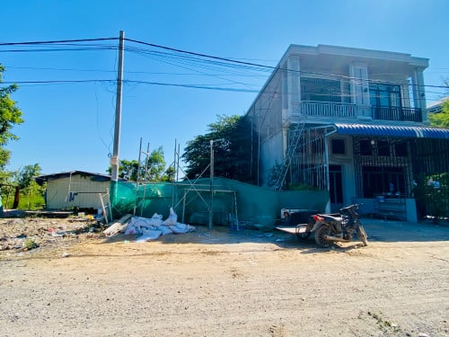 ដីលក់បន្ទាន់