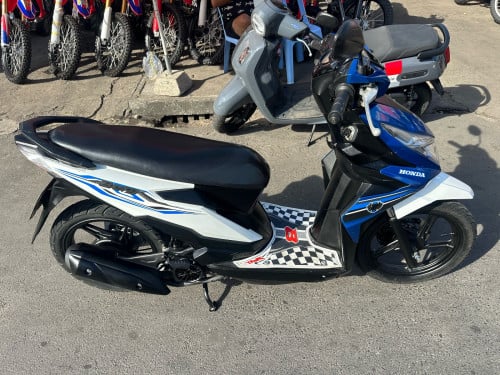 ម៉ូតូមានពន្ធនៅស្អាត