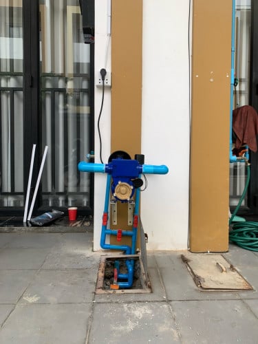 ម៉ូទ័រជំរុញទឹកអូតូ​ កម្លាំង១សេស