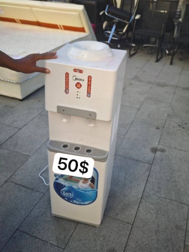 ម៉ាសុីនទឹកក្ដៅត្រជាក់