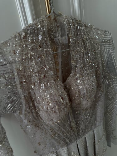 រ៉ូបកូនក្រមុំស្លៀកទទួលភ្ញៀវ