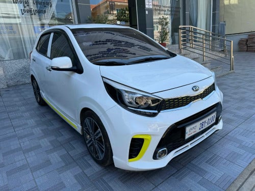 ឡានអ្នកជិះលក់11500$ full option