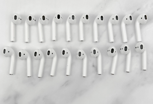 គ្រាប់កាស AirPods 1,2​​​​​​​​​​  មានលក់មួយចំហៀង