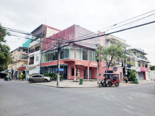 ហាងកែង ជួល - នៅដូនពេញ / Corner Shop For Rent - Daun Penh
