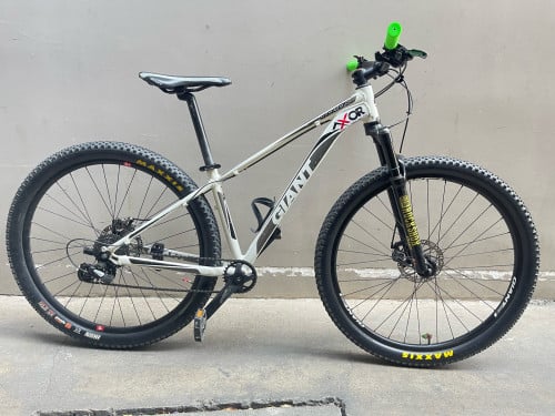 លក់កង់ GIANT នៅស្អាតតួអាលុយមីស្យូម 200$ (ចរចា) រង្វង់កង់ 29 បូមនិងដុំរែនៅថ្មី កង់ជិះផ្ទាល់