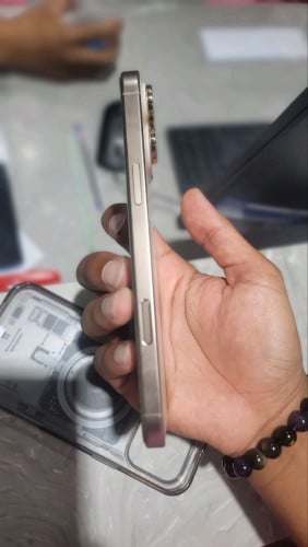 លក់ iphone 16 pro max xA