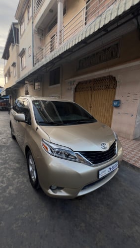 2012 បួនម៉ាសុីន V4 xle