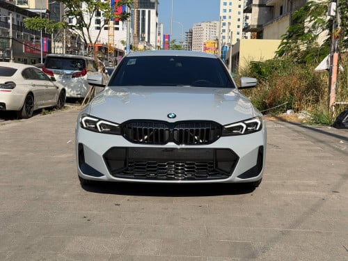 2025年宝马320i，2.0T纯油发动机