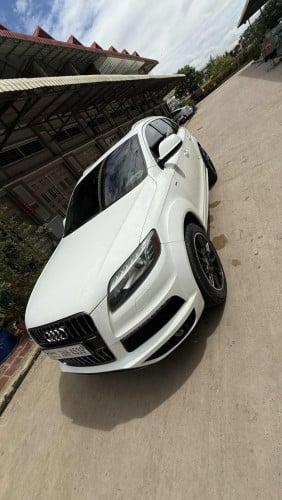 Audi Q7 ធានា​ឡាន​ថ្មី​