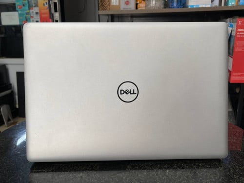 Dell Inspiron 5570