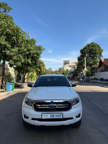 Ford XLT 3.2L smart key ថ្នាំសុីន1ជុំ32800$ចរចា