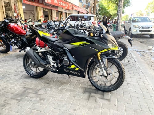 Honda cbr 150 2021 99% NCX