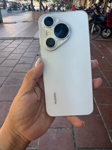 HUAWEI Pura 70 12GB/256G99%359$អត់ឆ្នាំង