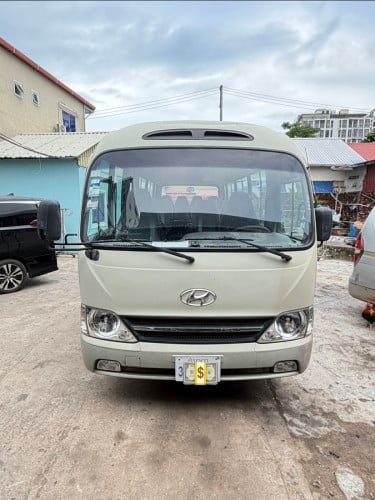 Hyundai county 2019 លក់ ឡានស្អាតម៉ាសុីនអេម