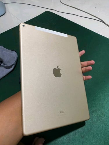 iPad Pro 12.9 2015 Sim+Wifi 128G នៅស្អាត98%