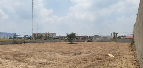 Land for Sale in Sangkat Veal Sbov Nearby  Borey Peng Huoth Beoung Snor.