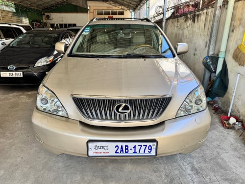 Lexus 330 2004 Half Full តំលៃឡានស្អាត​ 19500$