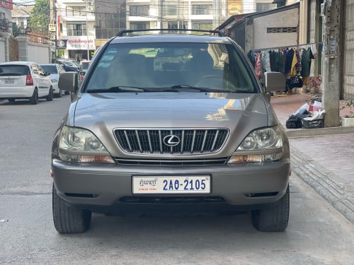 Lexus RX300 ទឹកមាស 01 ប៉ុង2 ឡានខ្ចី