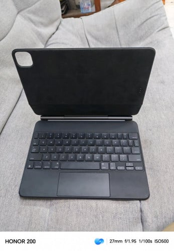 magic keyboard 11-inch