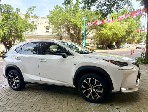 Nx200t 2016 F-sport សុីន✅ក្នុងឈឺរី🍒ប៊ូតុង៥ គុជ៣ ប៉ុង២ ម៉ាយតិច