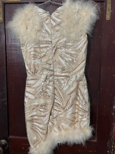 Resell រ៉ូបមួយទឹក