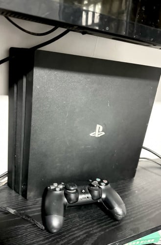 Sell ps4 pro jailbreak $220 ម៉ាស៊ីន pro ស្ងាត់ល្អ