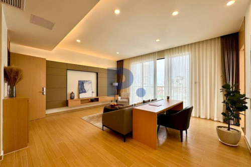 Spacious 1 Bedroom Condo for Rent in BKK1 with Gym and Pool