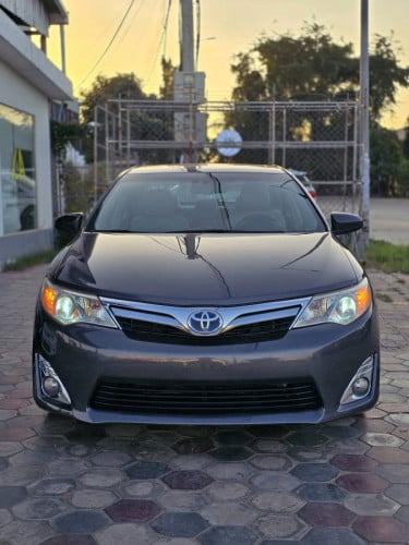 Toyota Camry Hybrid XLE 2012 Full Option