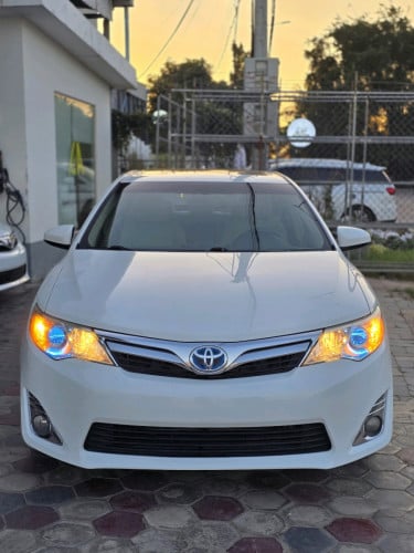 Toyota Camry Hybrid XLE 2013 Full Option