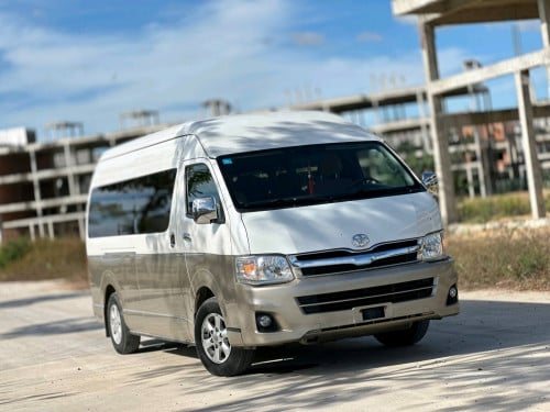 TOYOTA HIACE
