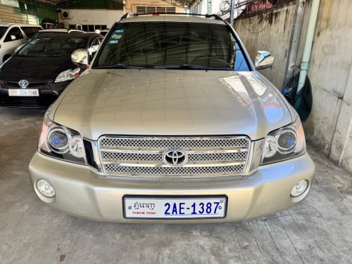 Toyota Highlander 2002 limited Full option តំលៃ​ ឡានស្អាត​ 14800$