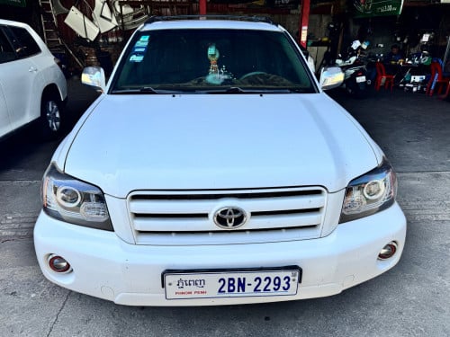 Toyota Highlander 2004 limited Full option ប៉ុងមួយ កៅអីបីជួរ ម៉ាសុីនត្រជាក់ មុខក្រោយ ឡានថ្មី